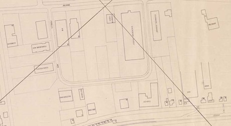 <p>De fabrieksbebouwing ten zuiden van de Julianaweg, weergegeven op een kaart uit 1965 t.b.v. het telefoonnet. (Waterlands Archief)</p>
